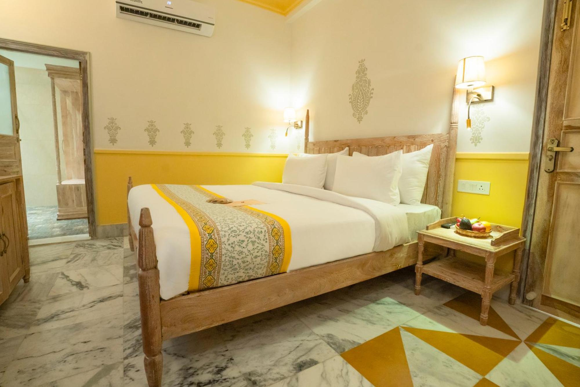 Dev Mahal - A Boutique Heritage Hotel Джайпур Екстериор снимка