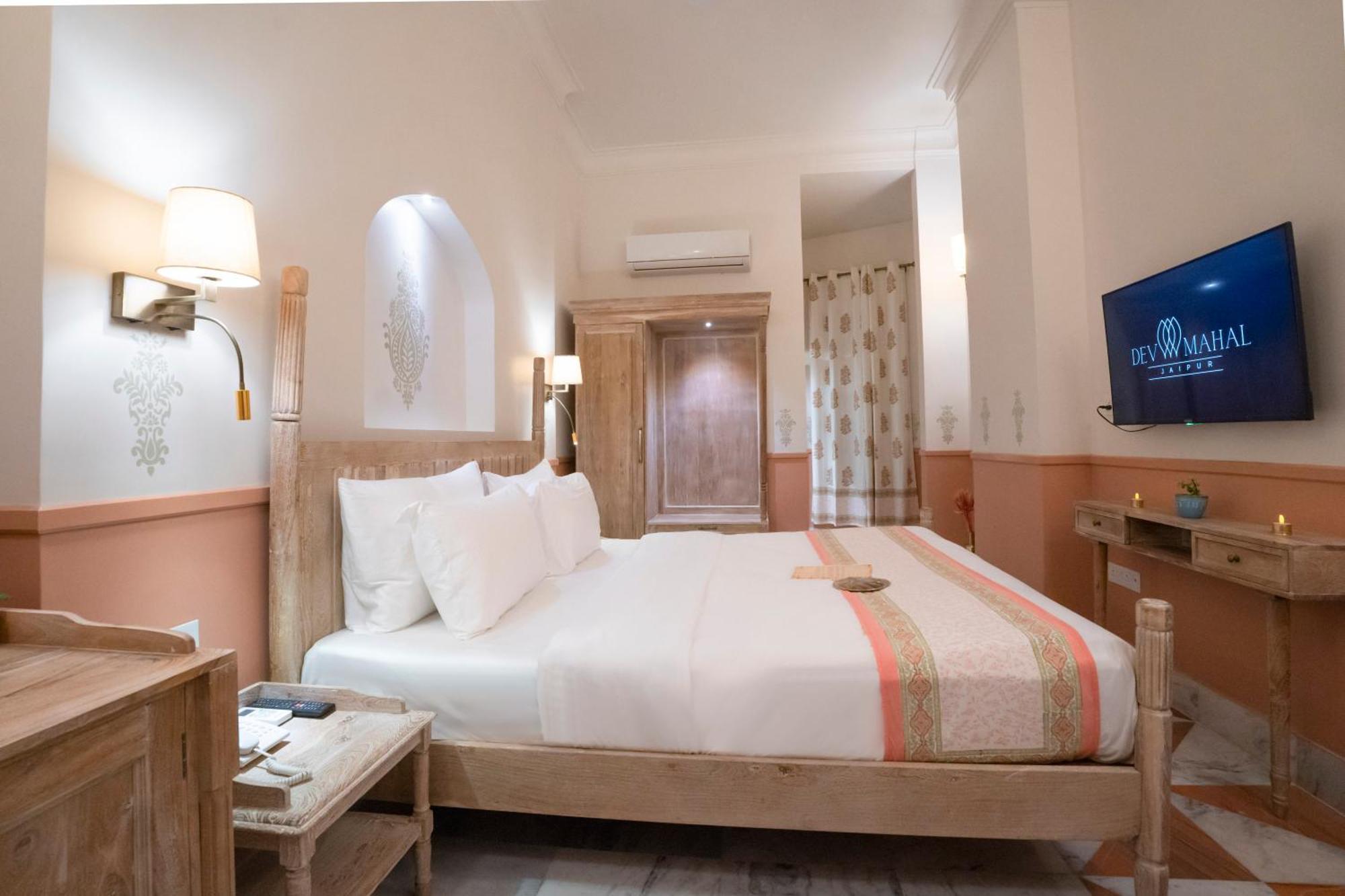 Dev Mahal - A Boutique Heritage Hotel Джайпур Екстериор снимка