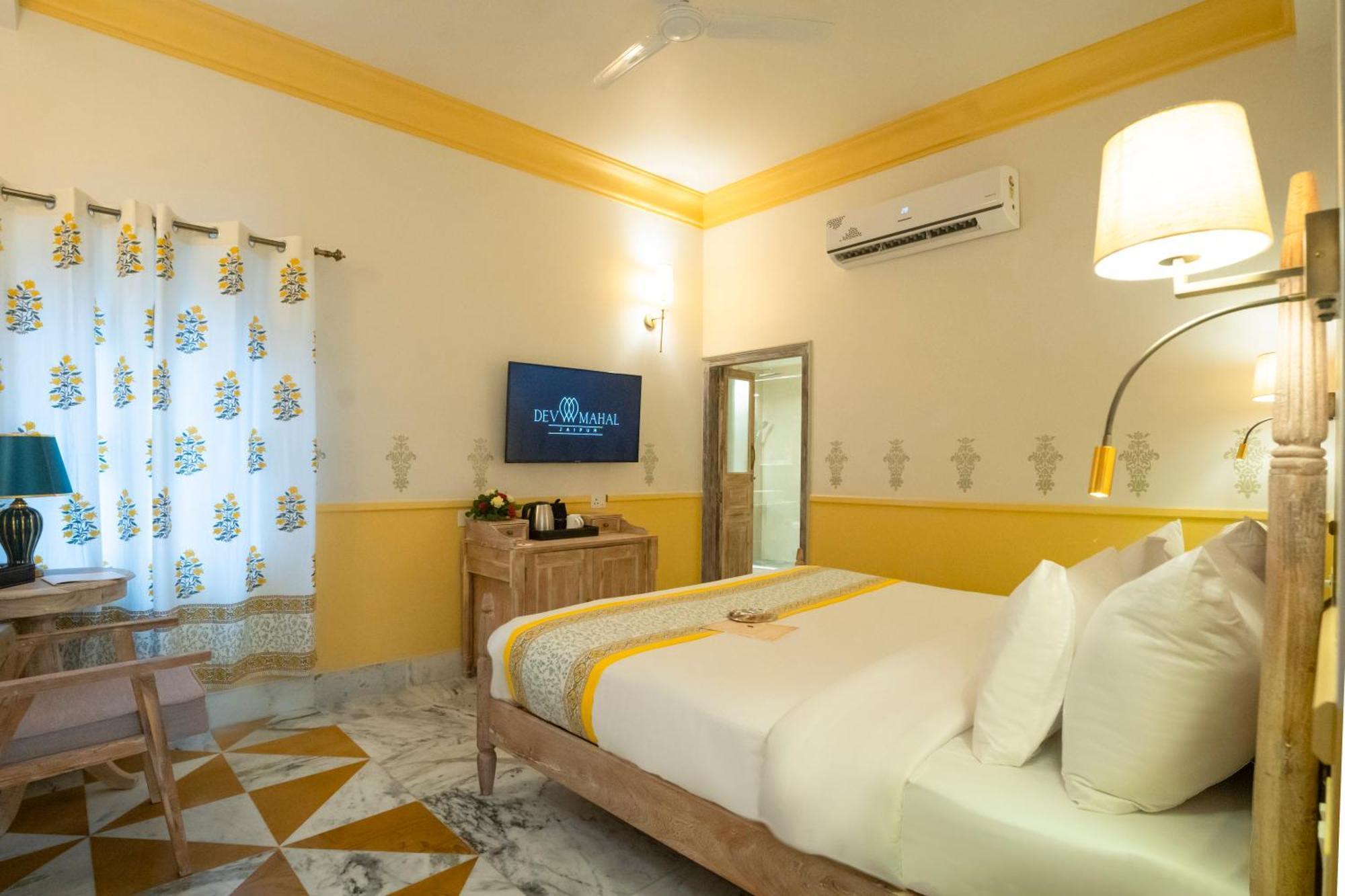 Dev Mahal - A Boutique Heritage Hotel Джайпур Екстериор снимка