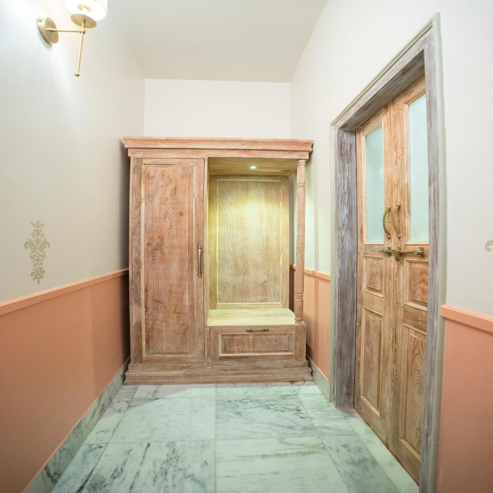 Dev Mahal - A Boutique Heritage Hotel Джайпур Екстериор снимка