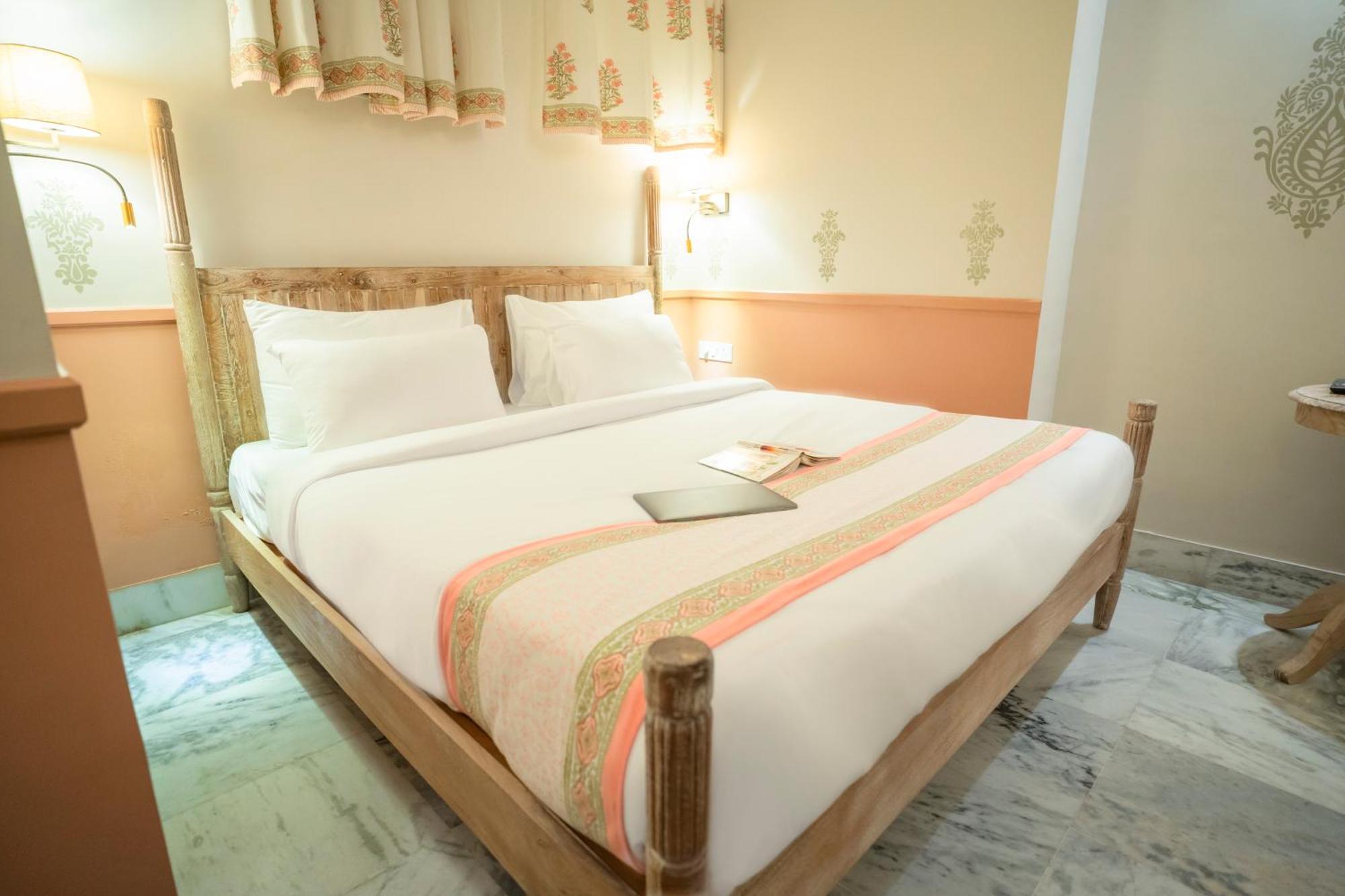 Dev Mahal - A Boutique Heritage Hotel Джайпур Екстериор снимка