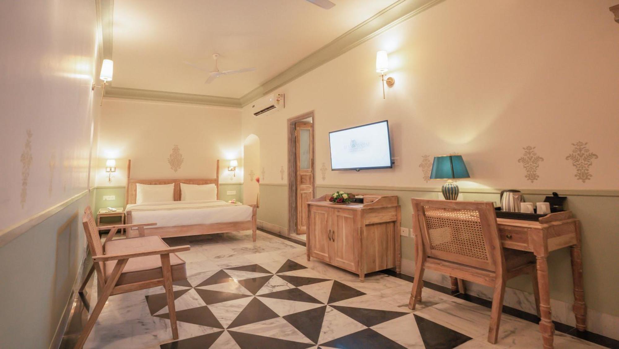 Dev Mahal - A Boutique Heritage Hotel Джайпур Екстериор снимка