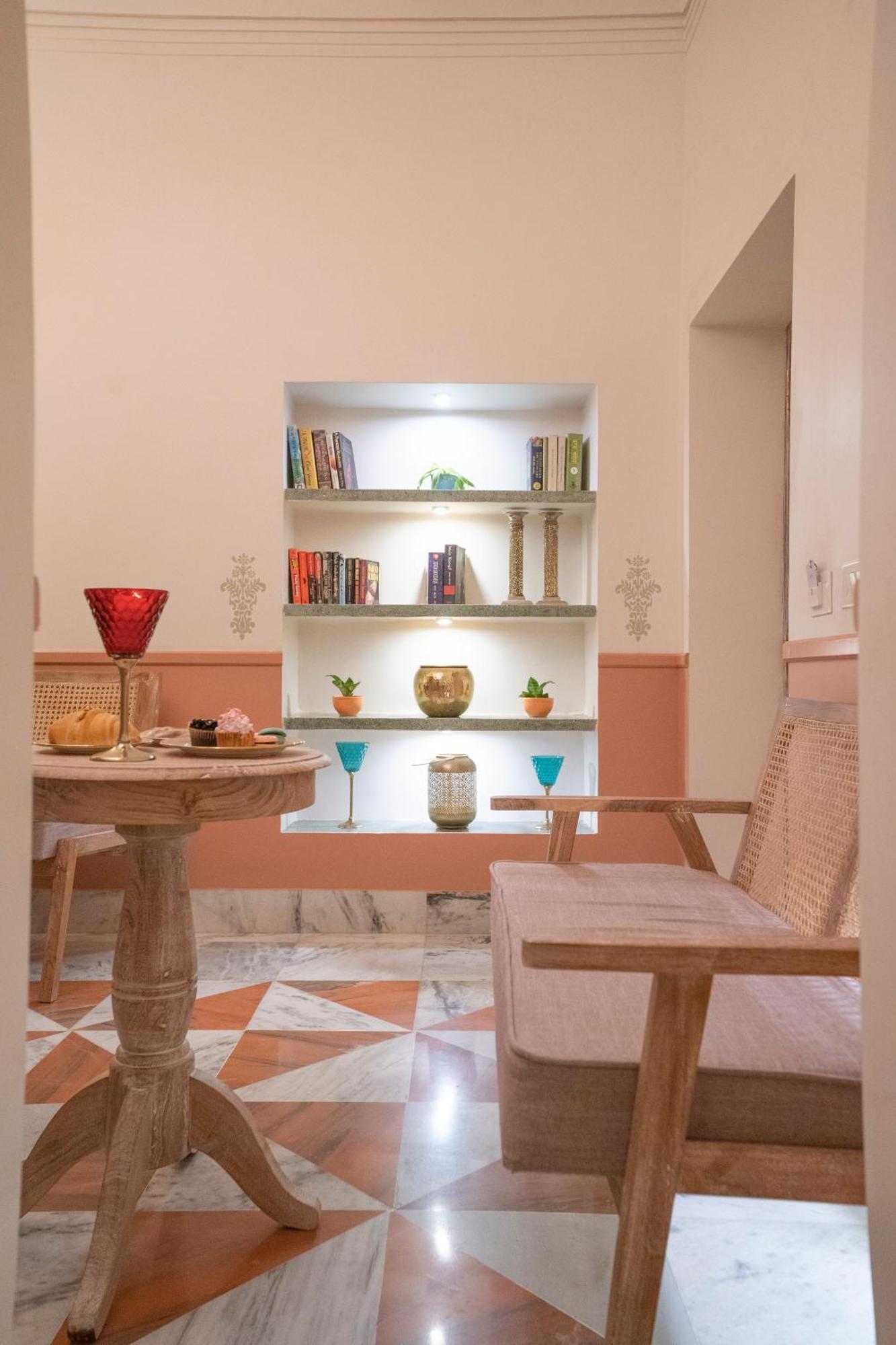 Dev Mahal - A Boutique Heritage Hotel Джайпур Екстериор снимка