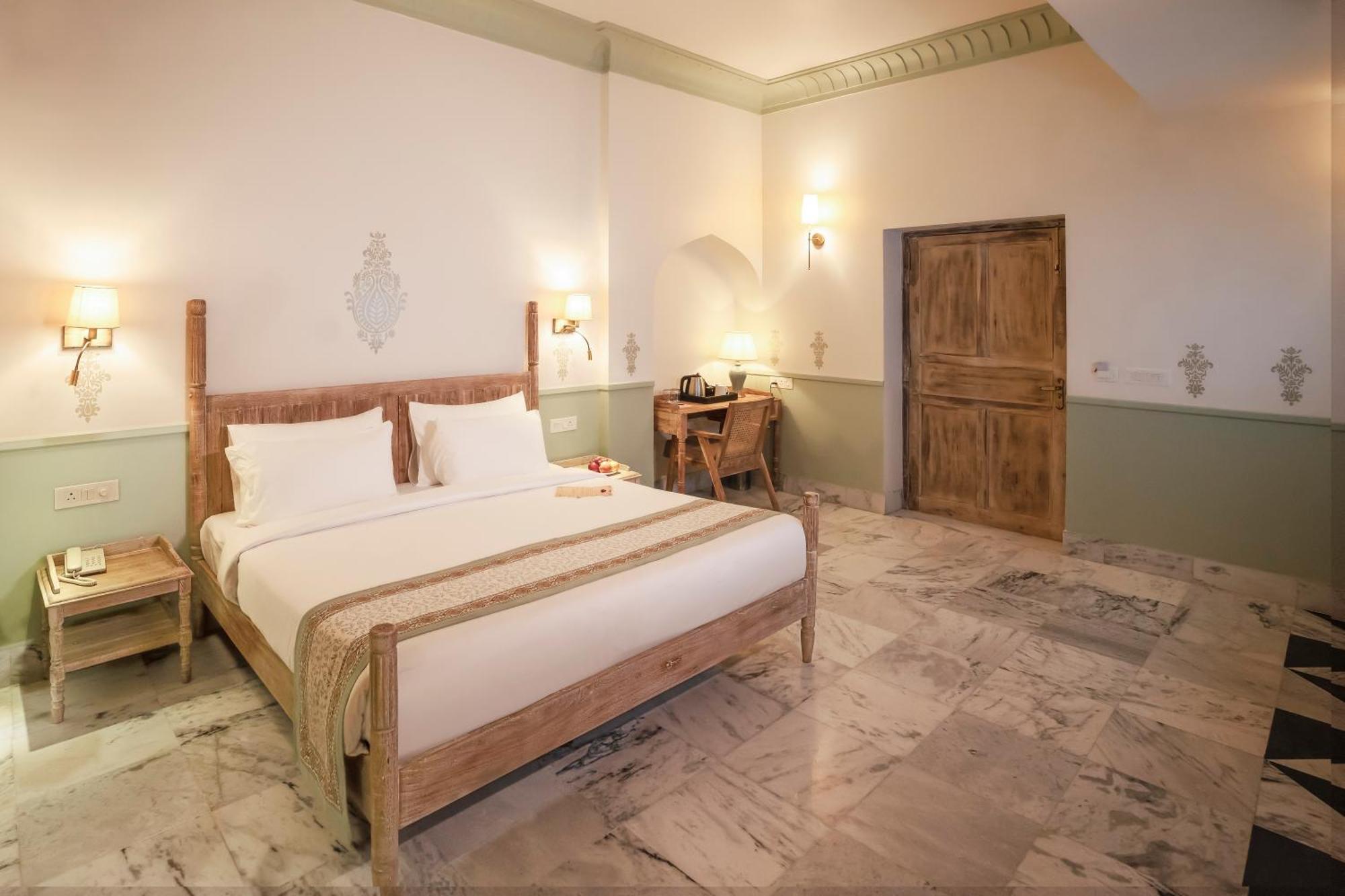 Dev Mahal - A Boutique Heritage Hotel Джайпур Екстериор снимка