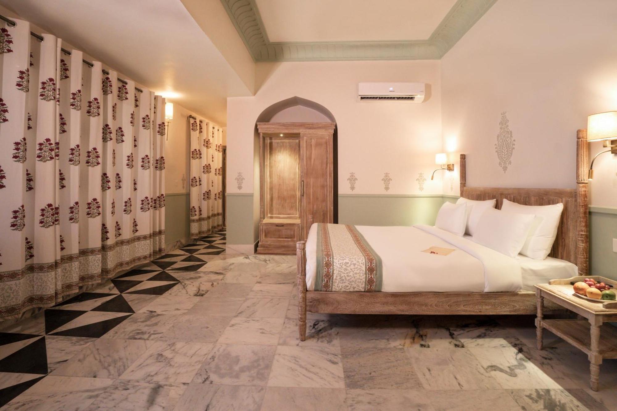 Dev Mahal - A Boutique Heritage Hotel Джайпур Екстериор снимка