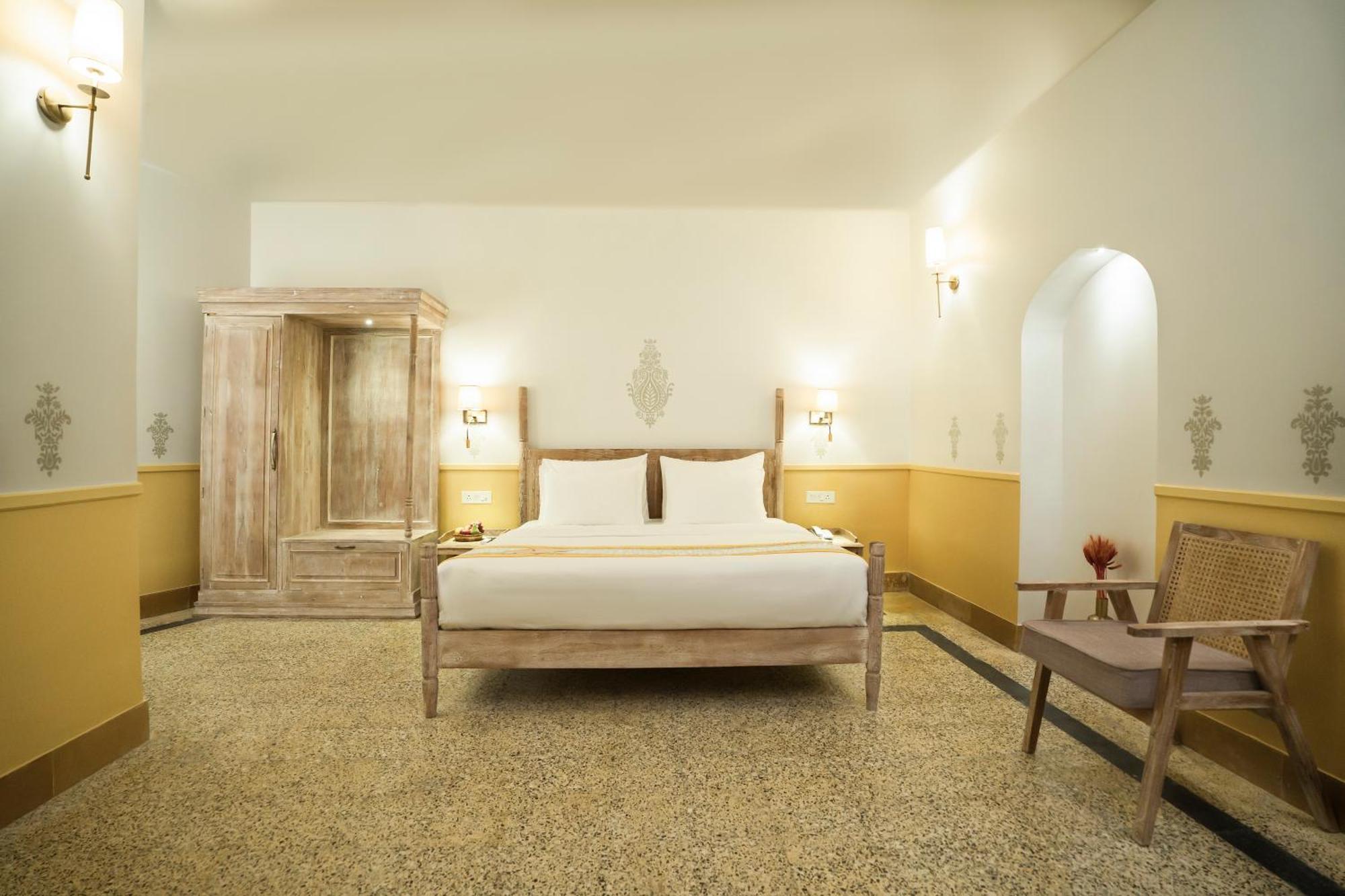 Dev Mahal - A Boutique Heritage Hotel Джайпур Екстериор снимка