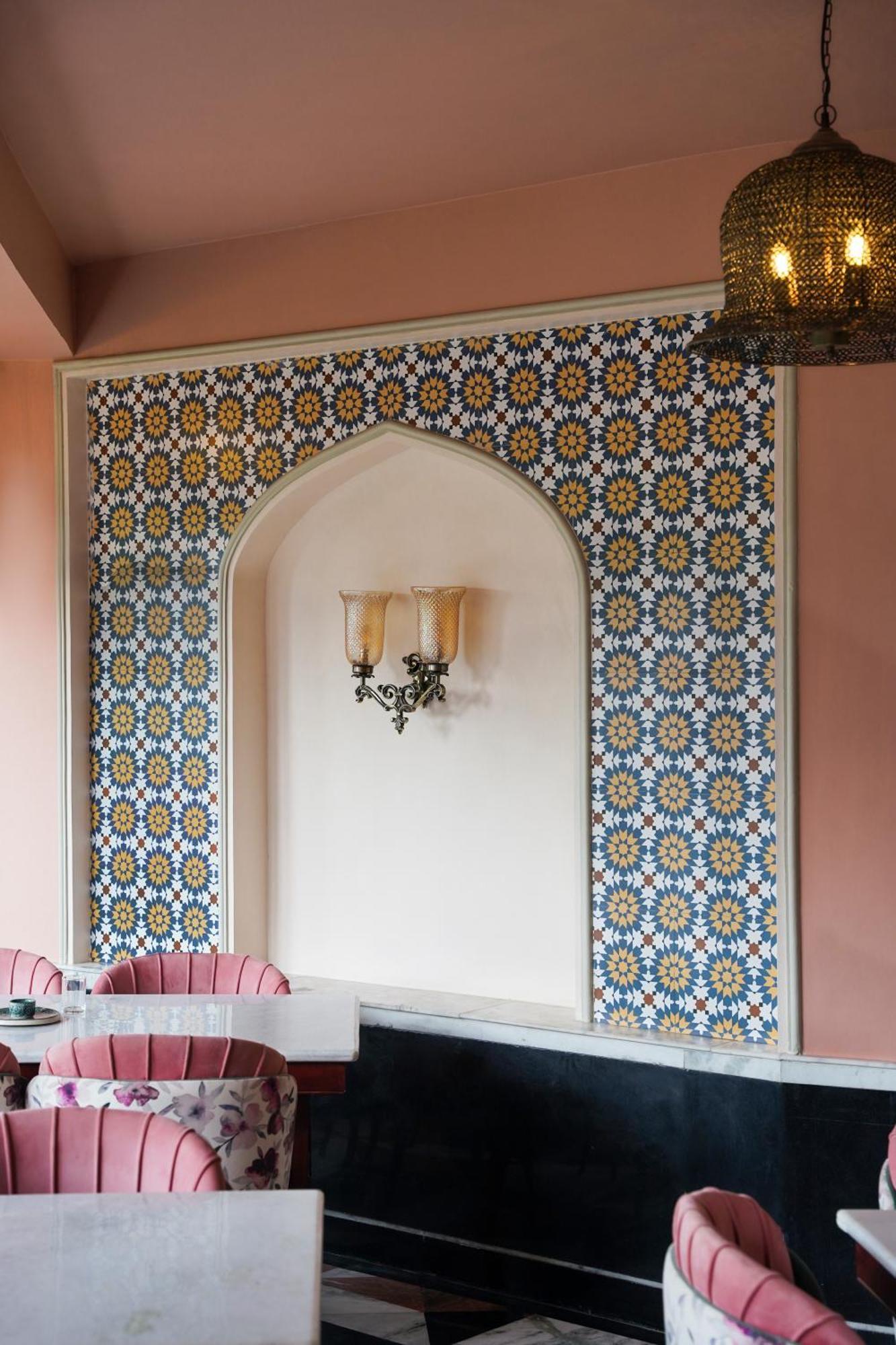 Dev Mahal - A Boutique Heritage Hotel Джайпур Екстериор снимка