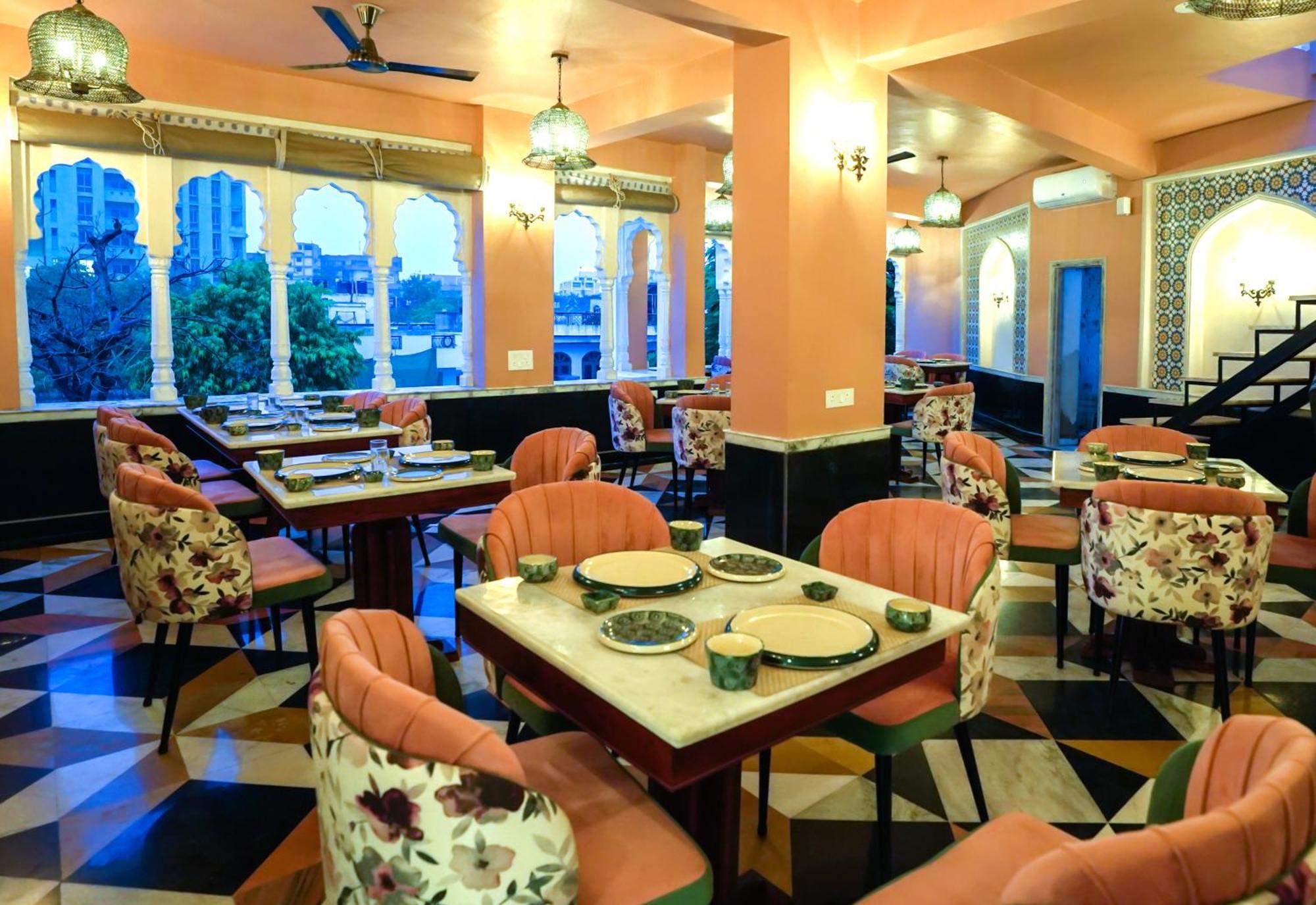 Dev Mahal - A Boutique Heritage Hotel Джайпур Екстериор снимка