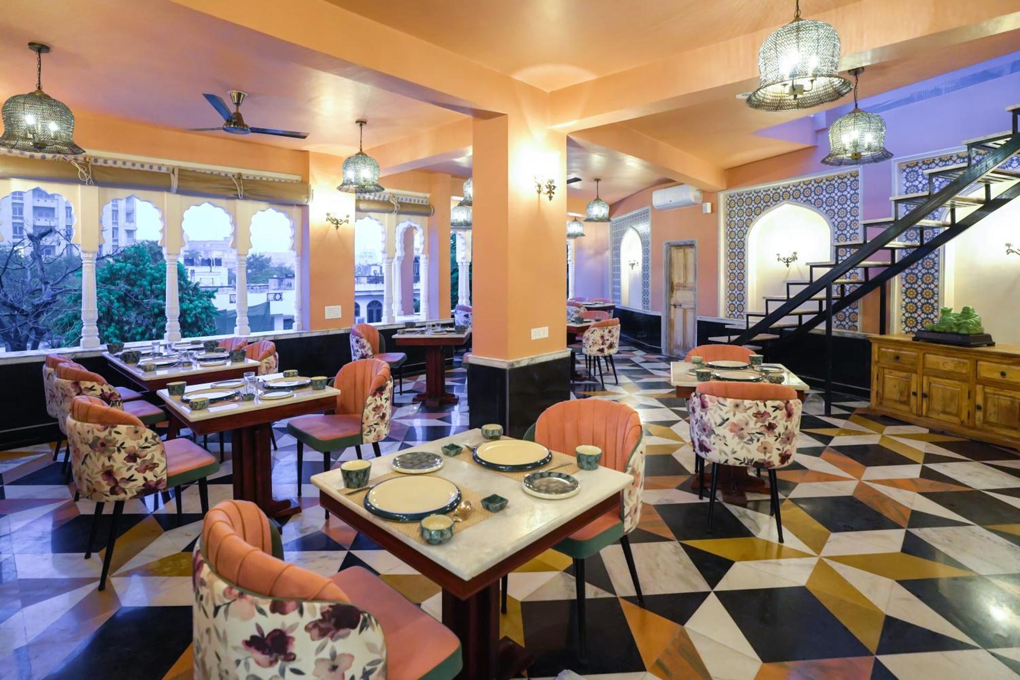 Dev Mahal - A Boutique Heritage Hotel Джайпур Екстериор снимка