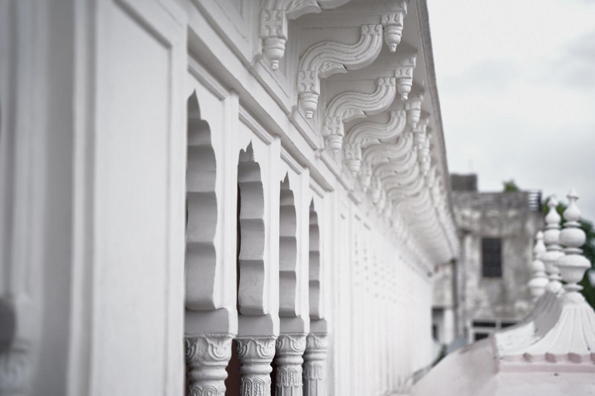 Dev Mahal - A Boutique Heritage Hotel Джайпур Екстериор снимка