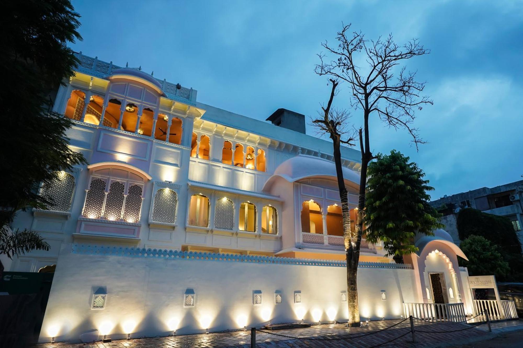 Dev Mahal - A Boutique Heritage Hotel Джайпур Екстериор снимка